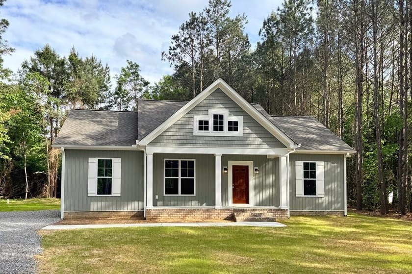 This beautifully designed 3-bedroom, 2-bath home offers easy - Beach Home for sale in Reedville, Virginia on Beachhouse.com