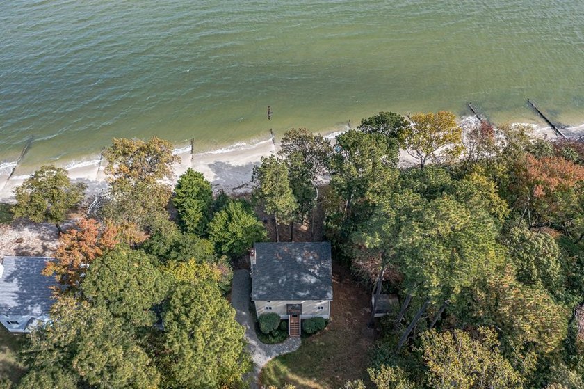 Charming beachfront retreat perched on the shore of the Potomac - Beach Home for sale in Heathsville, Virginia on Beachhouse.com
