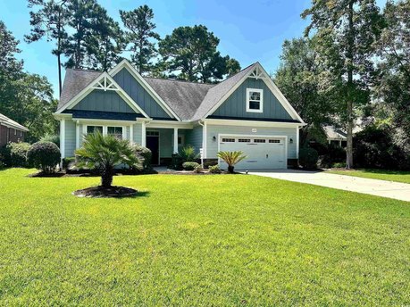 Welcome to this beautifully updated 5-bed/3-bath Golf Course - Beach Home for sale in Ocean Isle Beach, North Carolina on Beachhouse.com