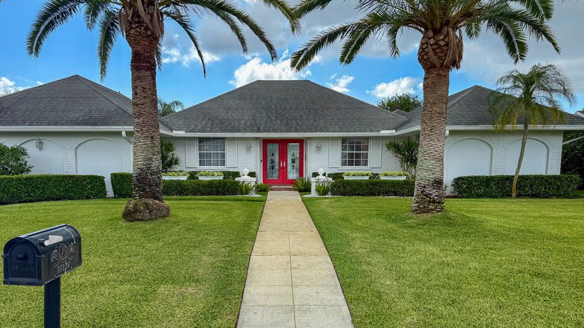 Escape to your own private oasis in the heart of Palm Beach - Beach Home for sale in Palm Beach Gardens, Florida on Beachhouse.com