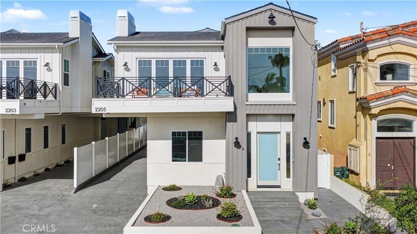 Imagine stepping into an exquisite townhouse retreat, where - Beach Townhome/Townhouse for sale in Redondo Beach, California on Beachhouse.com