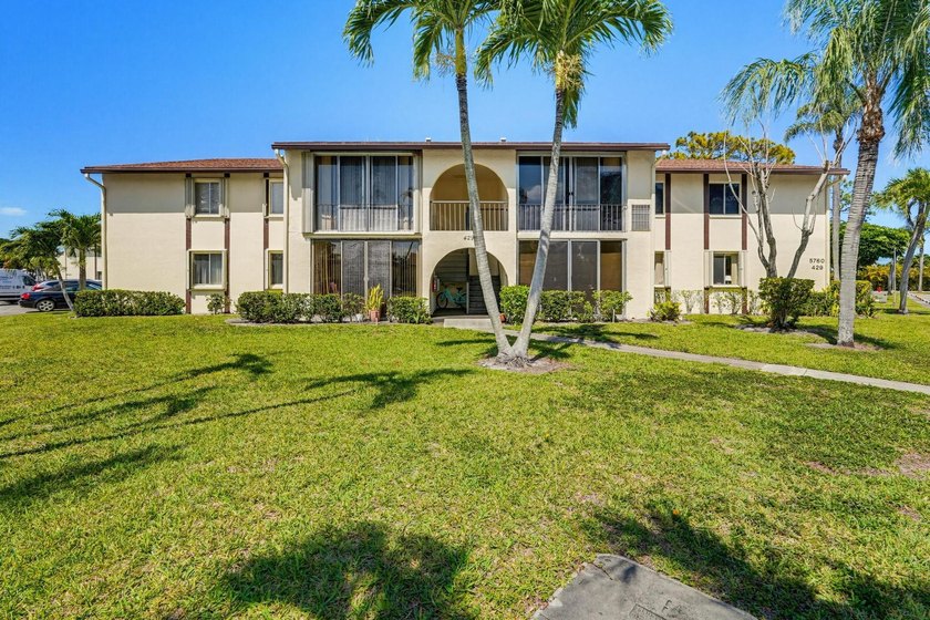 Beautifully updated 2-bedroom, 1.5-bath first-floor condo - Beach Condo for sale in Greenacres, Florida on Beachhouse.com