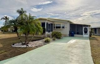 Turn-Key Waterfront Mobile Home | Corner Lot | Multiple Outdoor - Beach Home for sale in Ellenton, Florida on Beachhouse.com
