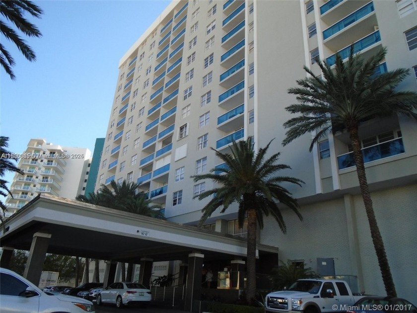 Excellent Location! Aquasol Condo is in the heart of Miami Beach - Beach Condo for sale in Miami Beach, Florida on Beachhouse.com