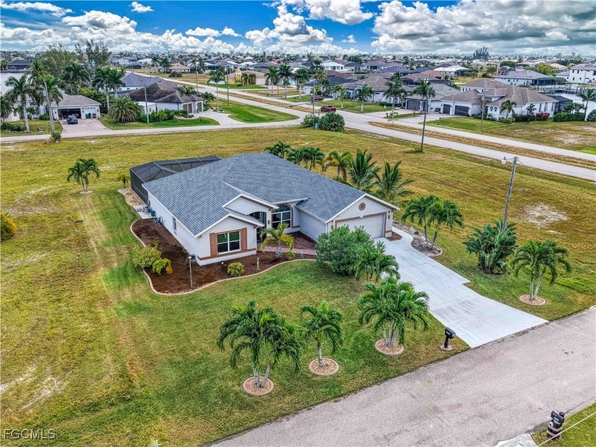 Welcome to 1605 NW 43rd Ave, your future *why didn't we move - Beach Home for sale in Cape Coral, Florida on Beachhouse.com