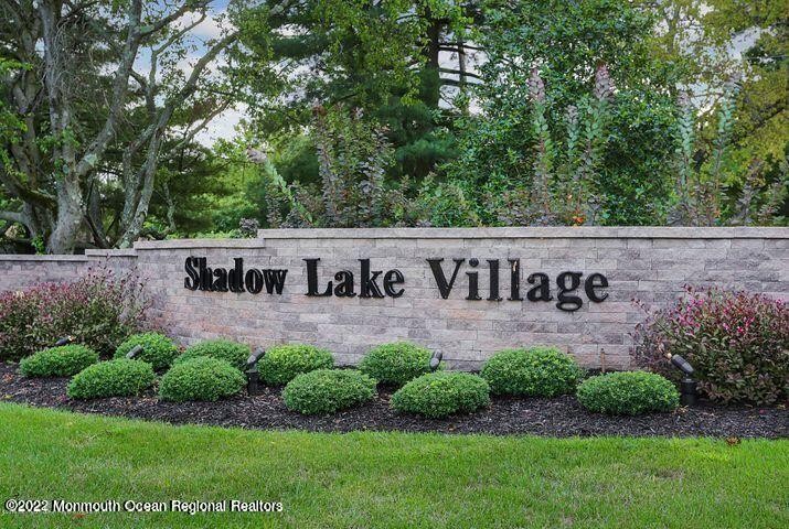 Shadow Lake Village - Nicely located, 2 Bedroom 2 Bath Hawthorn - Beach Home for sale in Red Bank, New Jersey on Beachhouse.com