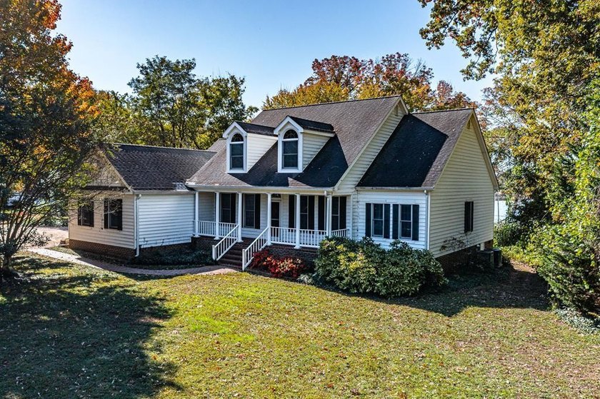 Welcome to the heart of Irvington, Virginia--where small-town - Beach Home for sale in Irvington, Virginia on Beachhouse.com
