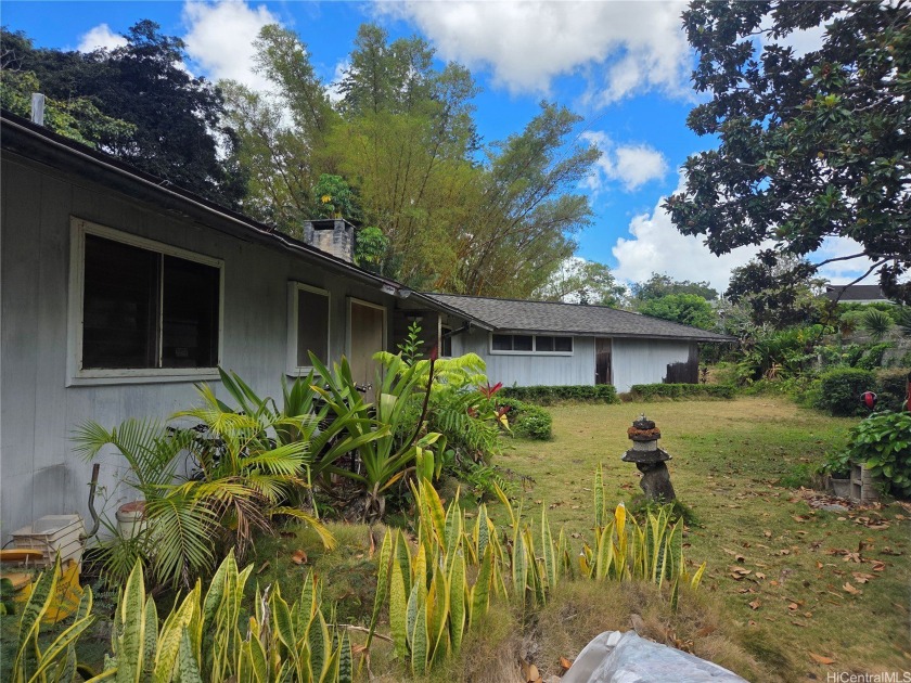 Opportunity knocks in Wahiawa Heights! This single-level home - Beach Home for sale in Wahiawa, Hawaii on Beachhouse.com