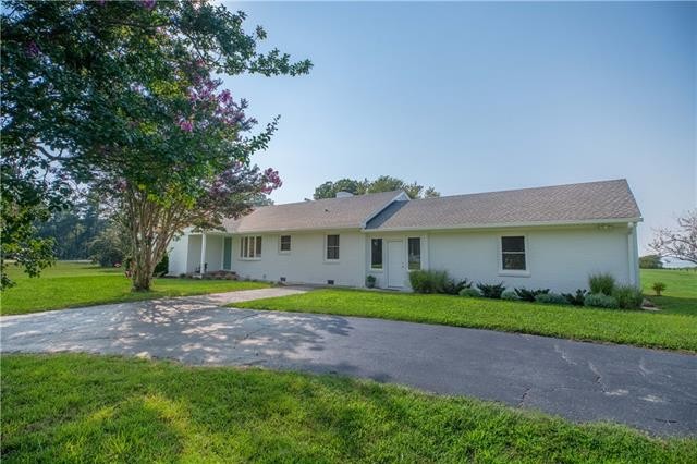 Savor breathtaking VIEWS of Little Bay, a heralded destination - Beach Home for sale in White Stone, Virginia on Beachhouse.com