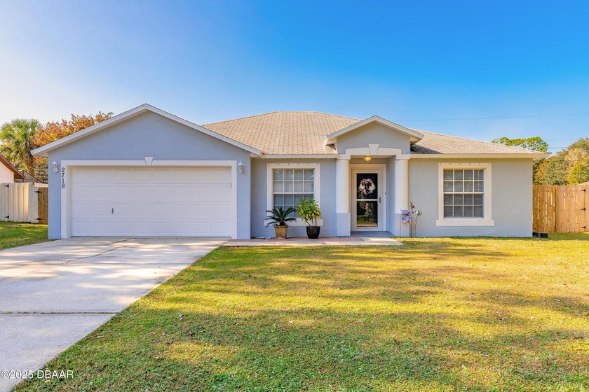 Beautifully maintained 3-bedroom, 2-bath home in desirable - Beach Home for sale in Edgewater, Florida on Beachhouse.com