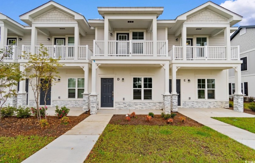 Welcome to 861 Maxine Court, a stunning 2-bedroom, 2.5-bathroom - Beach Condo for sale in Myrtle Beach, South Carolina on Beachhouse.com