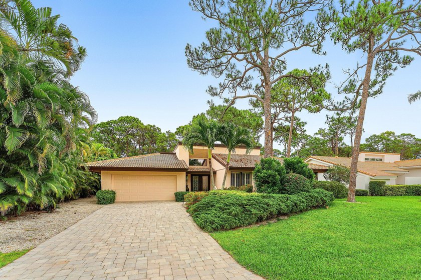 Charming and cozy move-in ready residence with a lot of - Beach Home for sale in Delray Beach, Florida on Beachhouse.com