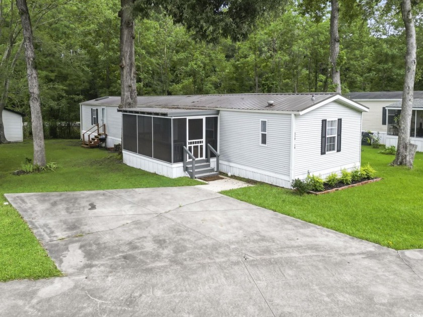 Beautifully updated home in Folly Estates, a quiet community - Beach Home for sale in Myrtle Beach, South Carolina on Beachhouse.com
