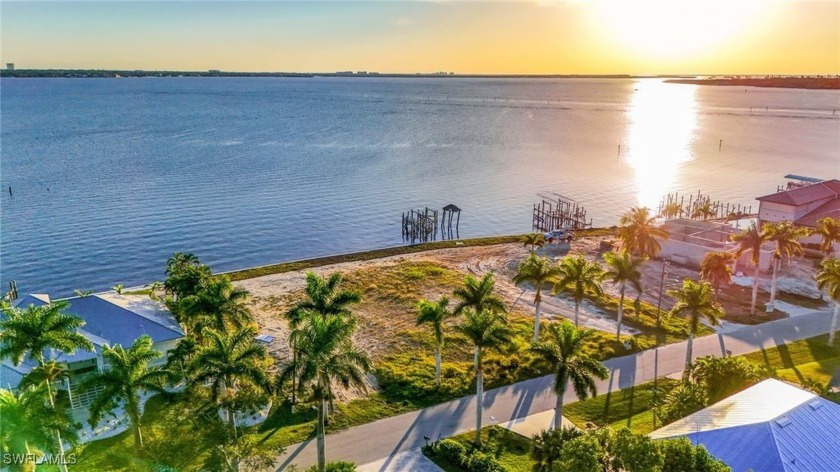 RIVER FRONTAGE LOT SOUTHERN EXPOSURE!! Gorgeous, oversized lot - Beach Lot for sale in Cape Coral, Florida on Beachhouse.com