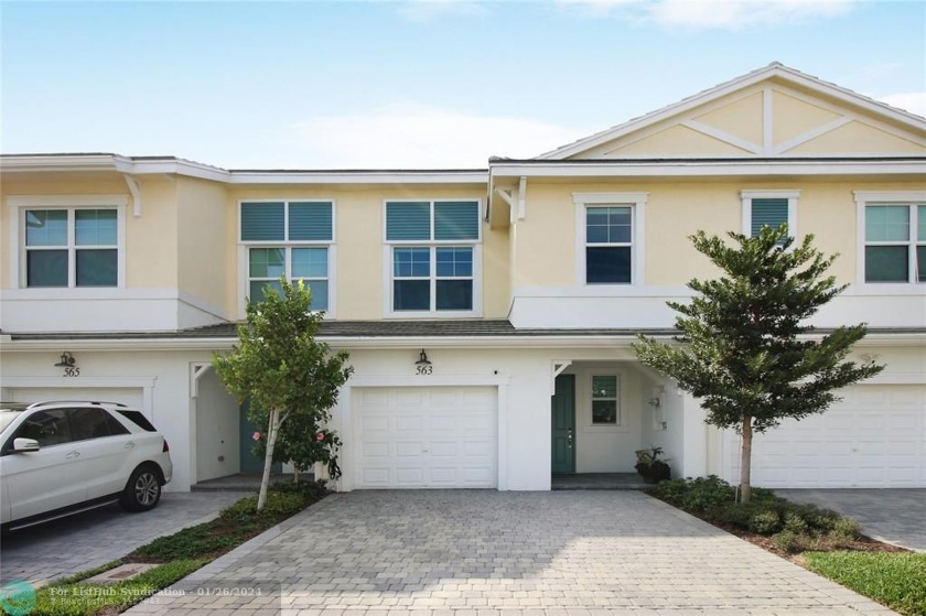 Absolutely Gorgeous Townhouse!!! 3 Bedrooms 2.5 Bathrooms and - Beach Townhome/Townhouse for sale in Deerfield Beach, Florida on Beachhouse.com