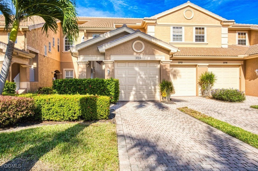 Welcome Home to Reflection Lakes! This charming 3 bed, 2 bath - Beach Condo for sale in Fort Myers, Florida on Beachhouse.com