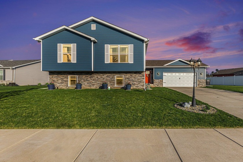 Modern Bi-Level Gem Near the Indiana Dunes!! Welcome to this - Beach Home for sale in Portage, Indiana on Beachhouse.com