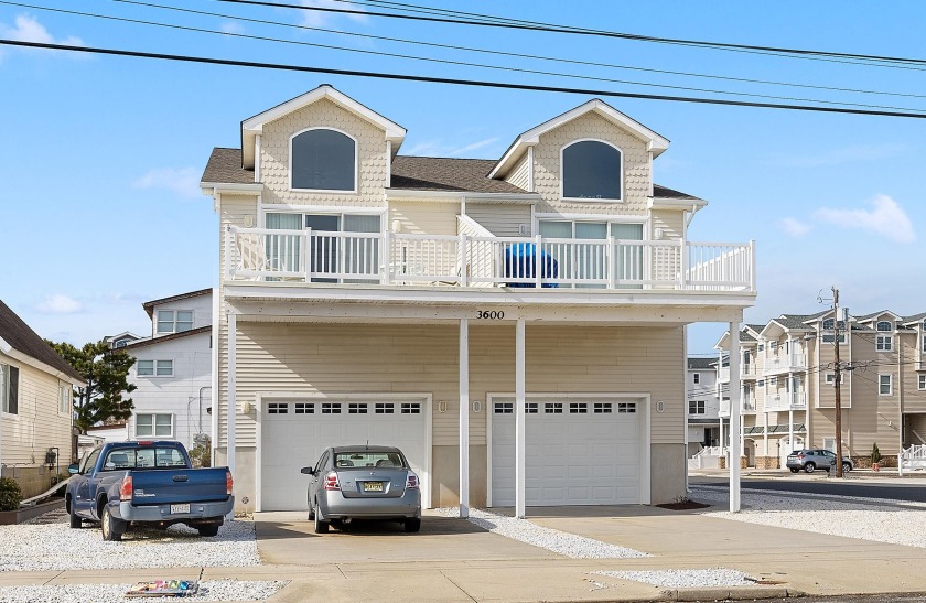 Looking for a property that is only a short walk to the beach - Beach Townhome/Townhouse for sale in Sea Isle City, New Jersey on Beachhouse.com