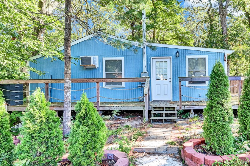 Tasetefully RENOVATED/Rebuilt to Studs in 2021 - This COTTAGE IS - Beach Home for sale in Baiting Hollow, New York on Beachhouse.com