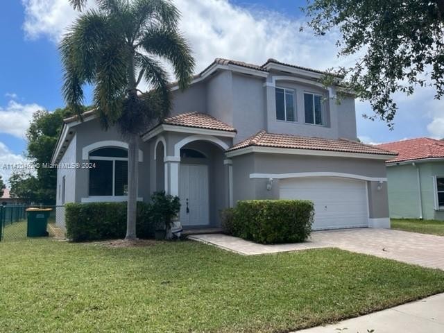 Great lake front 4 bedroom/2 & 1/2 bathroom 2-story home. Master - Beach Home for sale in Homestead, Florida on Beachhouse.com