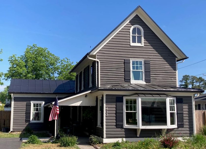 This beautifully updated early 20th-century home blends historic - Beach Home for sale in Tappahannock, Virginia on Beachhouse.com