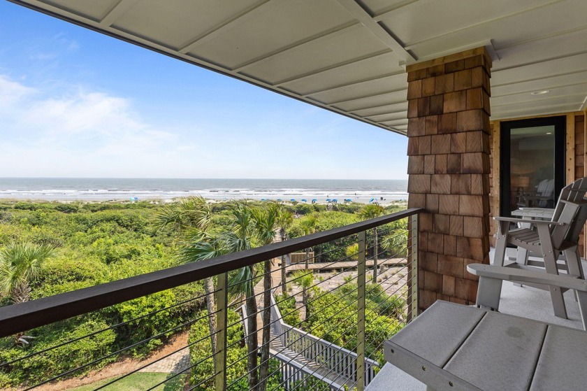 Discover the beauty of coastal living in this stunningly - Beach Home for sale in Kiawah Island, South Carolina on Beachhouse.com