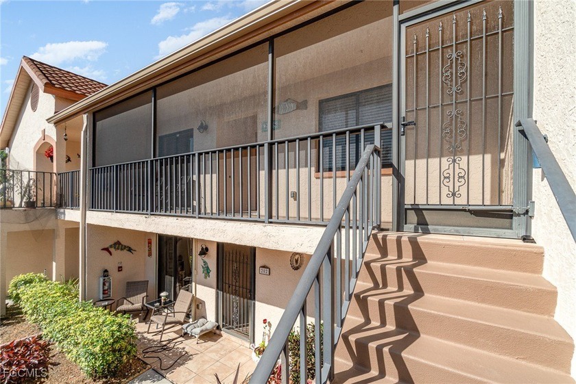 Rarely available garage unit in the Verandas at Cross Creek has - Beach Condo for sale in Fort Myers, Florida on Beachhouse.com