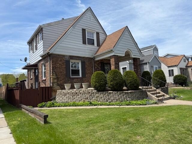WHITING GEM!! BRICK CAPECOD WITH BEAUTIFUL CURB APPEAL, CLOSE TO - Beach Home for sale in Whiting, Indiana on Beachhouse.com
