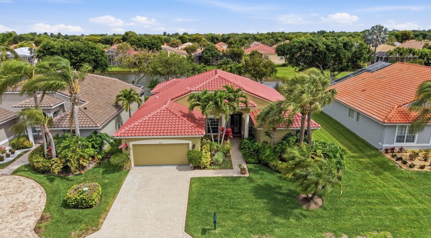 Beautifully upgraded 3BR/2.5BA Custom Timber model Lakefront - Beach Home for sale in Boynton Beach, Florida on Beachhouse.com