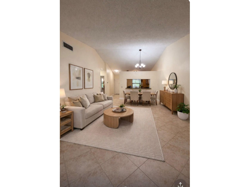 Beautiful all-ages condo in a prime central Boca Raton location - Beach Condo for sale in Boca Raton, Florida on Beachhouse.com