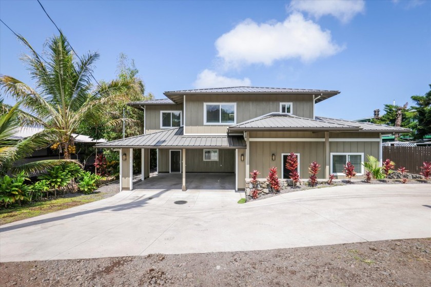 Located in the serene beauty of Kealakekua, this large brand-new - Beach Home for sale in Kealakekua, Hawaii on Beachhouse.com
