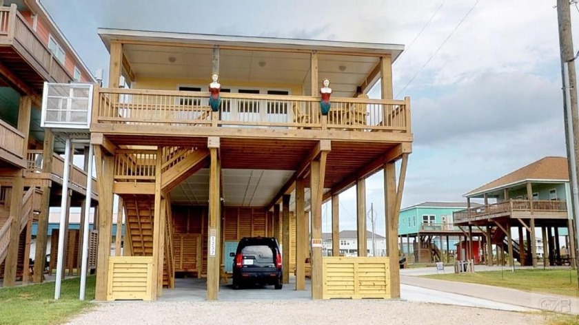 This second row 3 bedroom, 2 bath home would make perfect home - Beach Home for sale in Crystal Beach, Texas on Beachhouse.com