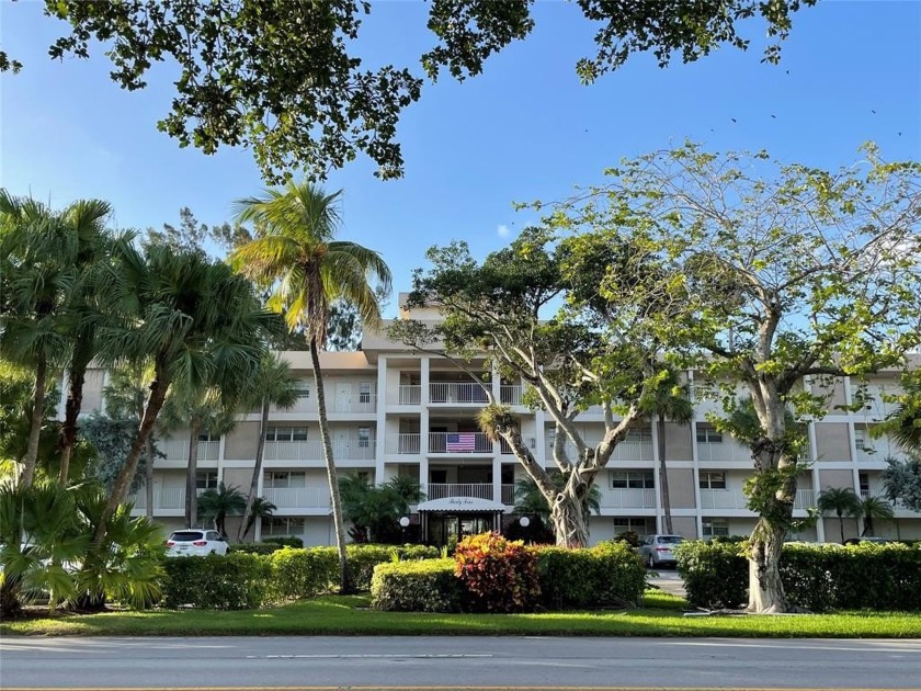 Fully remodeled 2/2 in Palm Aire with beautiful golf course - Beach Condo for sale in Pompano Beach, Florida on Beachhouse.com