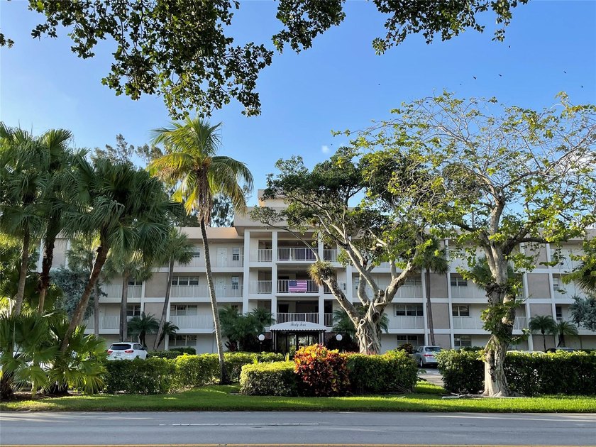 Fully remodeled 2/2 in Palm Aire with beautiful golf course - Beach Condo for sale in Pompano Beach, Florida on Beachhouse.com