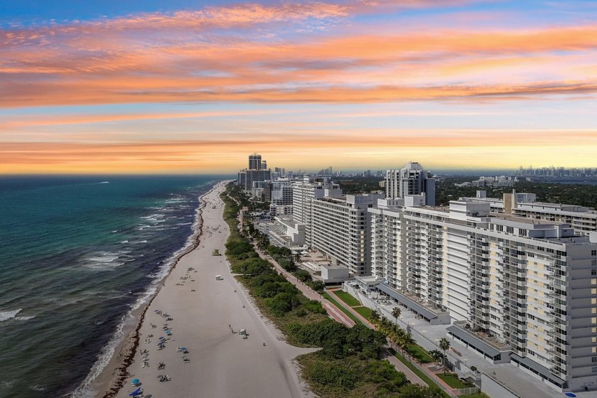 Beautifully remodeled 2-bedroom 2-bathroom condo with views of - Beach Condo for sale in Miami Beach, Florida on Beachhouse.com