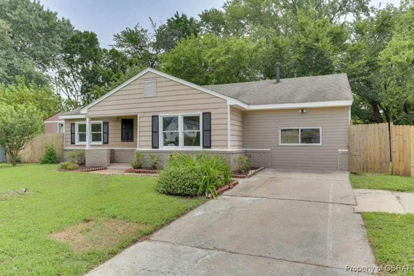 Outstanding turn key, 3 bedrooms, 2 updated baths, rancher close - Beach Home for sale in Hampton, Virginia on Beachhouse.com