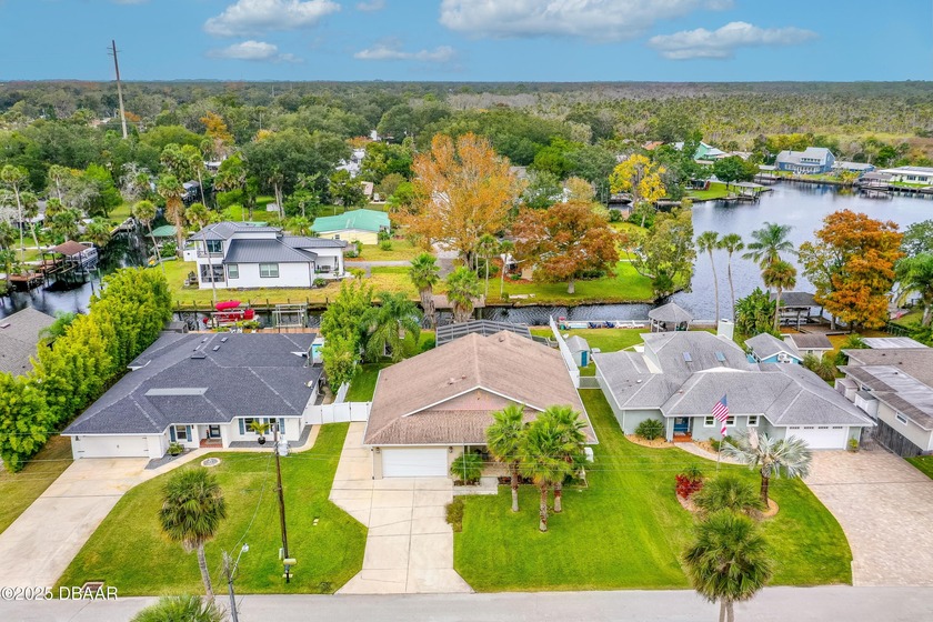 This Beautiful Canal Front Home in Ormond Beach offers great - Beach Home for sale in Ormond Beach, Florida on Beachhouse.com