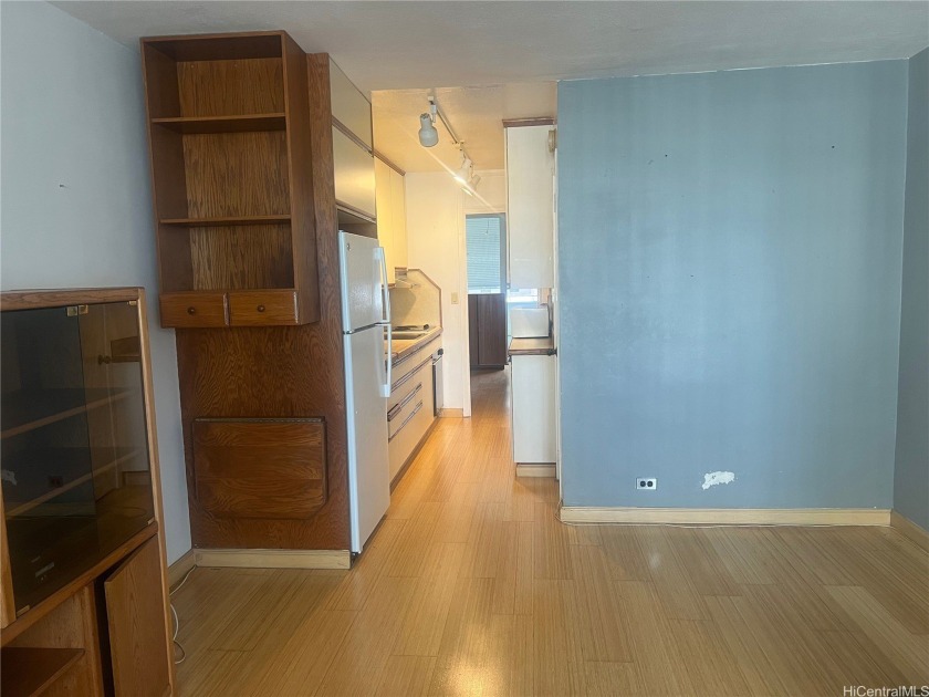 Your Waikiki retreat awaits! High-floor unit in the desirable - Beach Condo for sale in Honolulu, Hawaii on Beachhouse.com