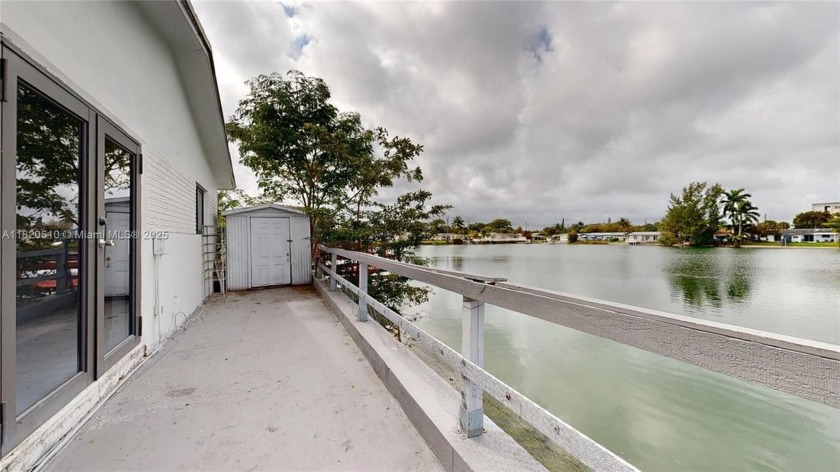 ATTENTION ALL INVESTORS! OPPORTUNITY IS KNOCKING ON THIS - Beach Townhome/Townhouse for sale in Hallandale Beach, Florida on Beachhouse.com