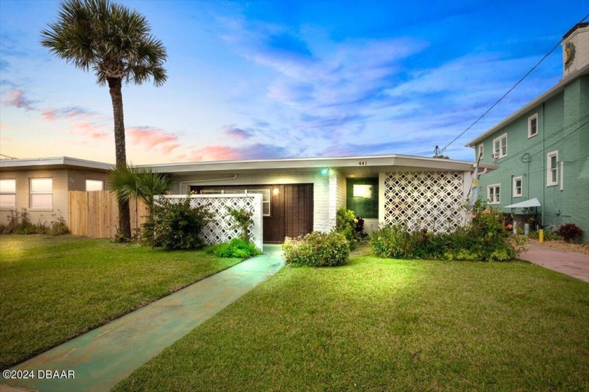 Almost 2,500 square feet and about a block away from the ocean - Beach Home for sale in Daytona Beach, Florida on Beachhouse.com