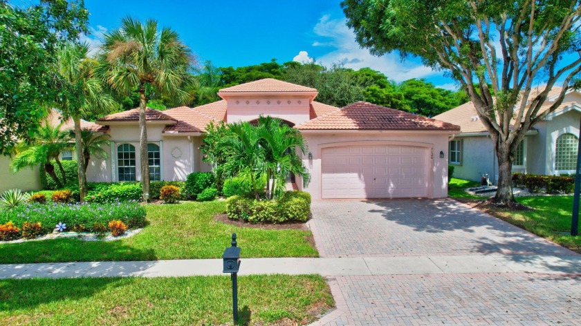 LOVELY AVILA MODEL WITH 3 BEDROOMS PLUS DEN/OFFICE/4TH BEDROOM - Beach Home for sale in Delray Beach, Florida on Beachhouse.com