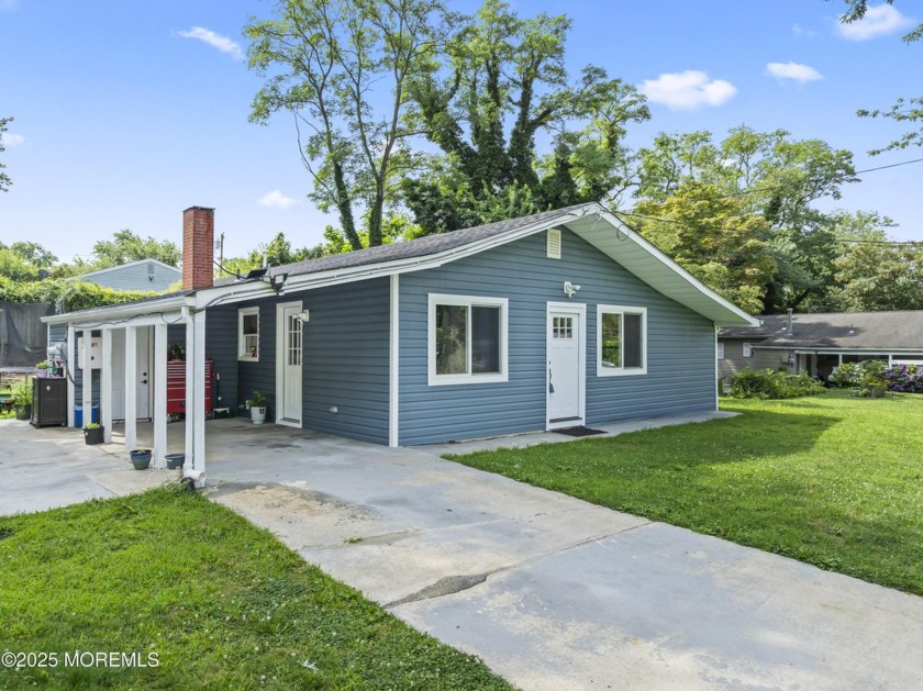 Beautifully updated home just 3 miles from the beach and minutes - Beach Home for sale in Neptune, New Jersey on Beachhouse.com