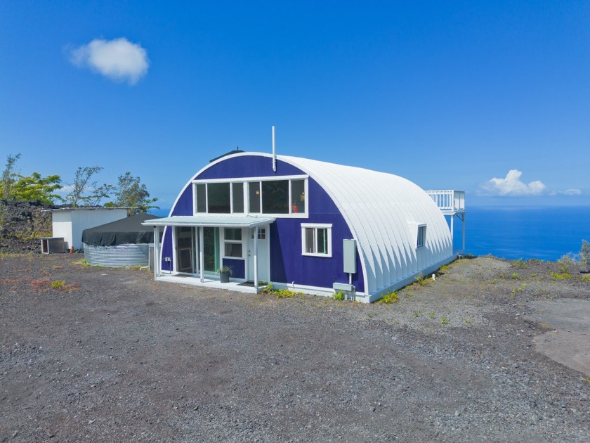 Experience Life Outside the Box - Beach Home for sale in Captain Cook, Hawaii on Beachhouse.com