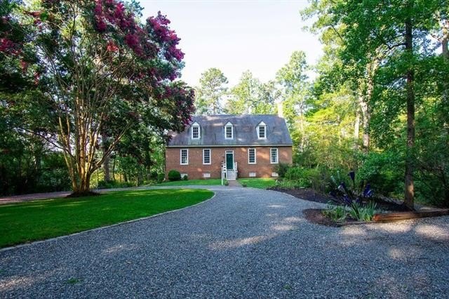 Welcome to a truly Virginia colonial style custom home on a - Beach Home for sale in Lancaster, Virginia on Beachhouse.com
