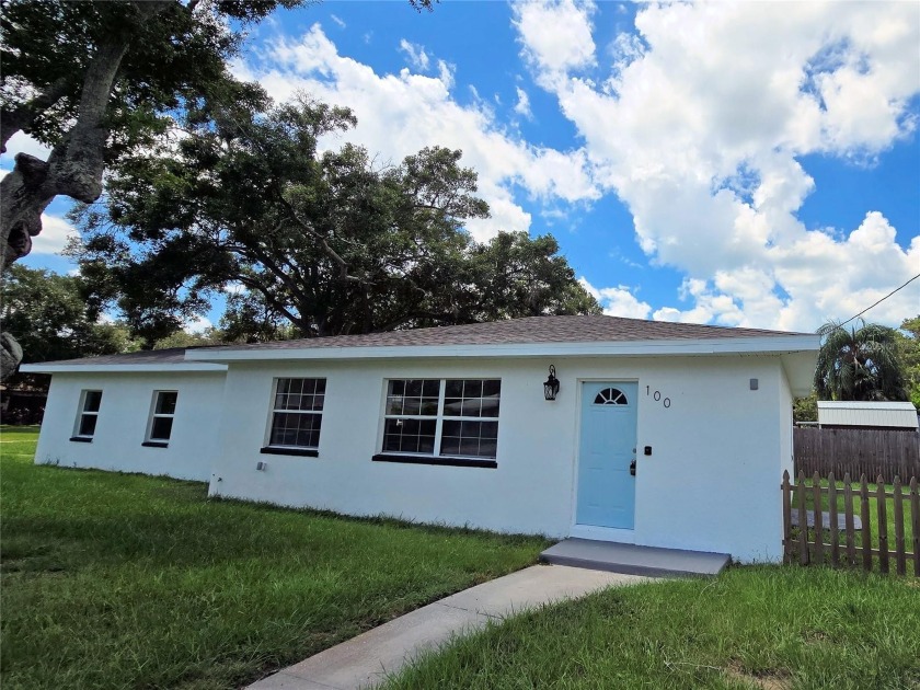 Welcome to your new haven in the heart of Clearwater, where - Beach Home for sale in Clearwater, Florida on Beachhouse.com