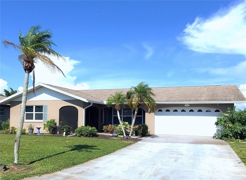 Under contract-accepting backup offers. PRICE ADJUSTED!  Welcome - Beach Home for sale in Venice, Florida on Beachhouse.com