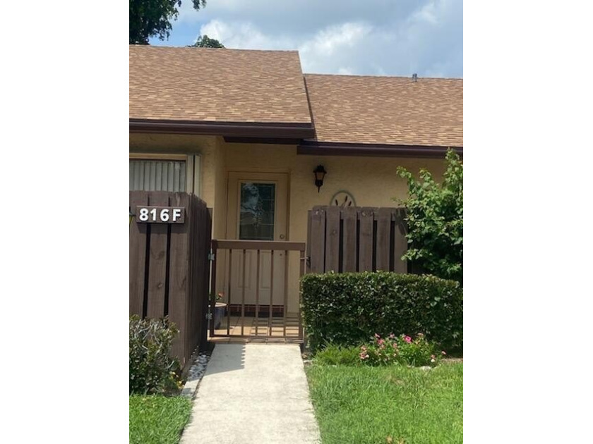 WOW! BEST TIME TO BUY this Clean As A Whistle  2/2 VILLA with - Beach Home for sale in Greenacres, Florida on Beachhouse.com