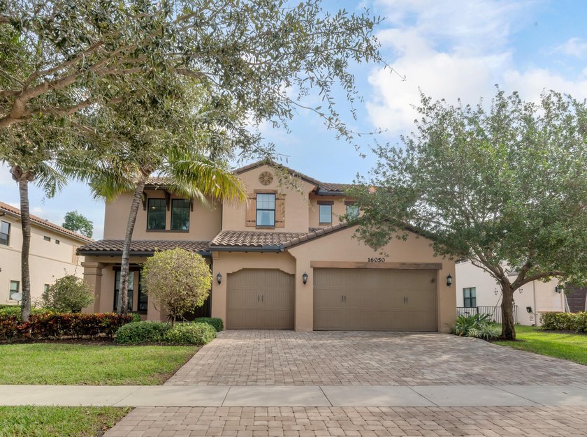 Amazing opportunity to enjoy this bespoke home with over 4,200 - Beach Home for sale in Delray Beach, Florida on Beachhouse.com