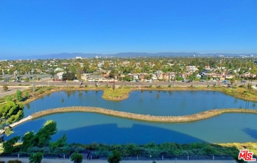 POSSIBLE SELLER INTEREST RATE BUYDOWN!!! Don't miss out on the - Beach Condo for sale in Marina Del Rey, California on Beachhouse.com