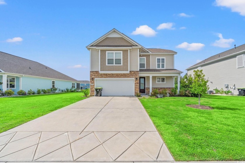 Welcome home to this beautiful open 4 bedroom, 2 1/2 bath home - Beach Home for sale in Myrtle Beach, South Carolina on Beachhouse.com